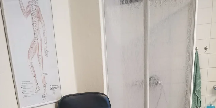 Pedikúra s masáží a možností parafínového zábalu i lakování