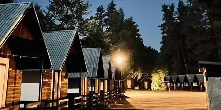 Klasický, rybářský nebo zaklínačský tábor: pro děti od 7 do 17 let, krásný areál v lese u Nežárky