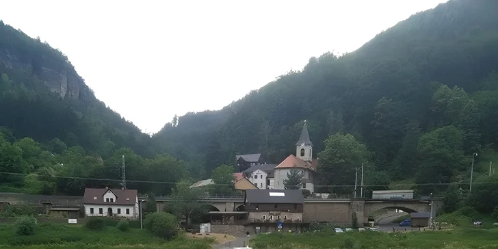 Zapůjčení raftu včetně vybavení pro 9 osob na celý den