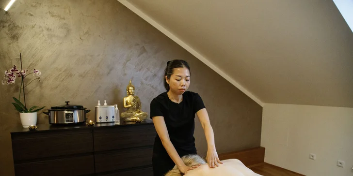 Masáž pod rukama masérek z Bali a Jávy: 30-90 minut relaxu, horké kameny, reflexní i thajská
