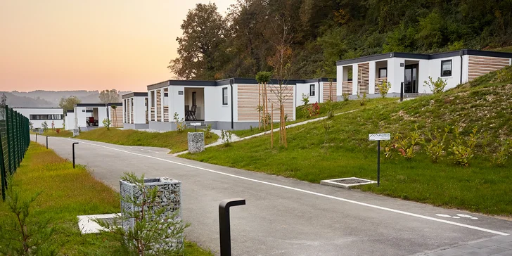 Chorvatské termály Jezerčica: mobilní domky pro 6 osob a vstupy do aquaparku s 8 bazény