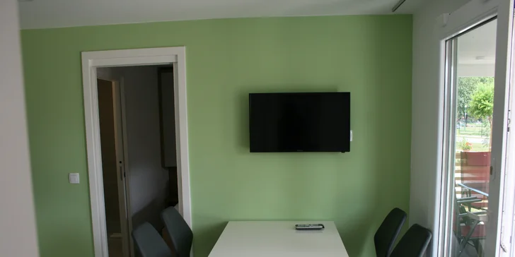Chorvatské termály Jezerčica: mobilní domky pro 6 osob a vstupy do aquaparku s 8 bazény