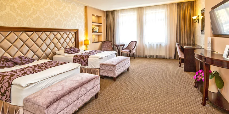 Pobyt ve 4* hotelu ve Varech: skvělé jídlo, masáž, wellness i vlastní kinosál