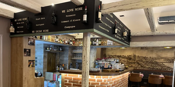 Otevřené vouchery na 500 až 1500 Kč do italské restaurace s výhledem na Petřín
