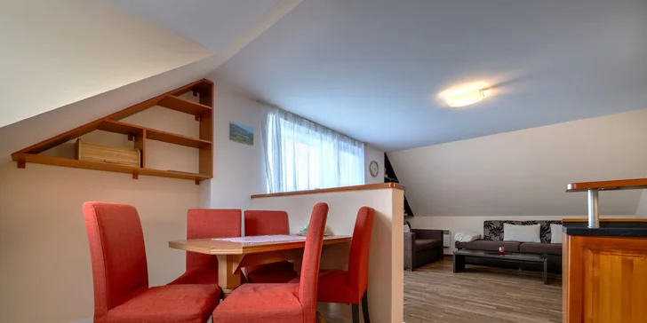 Pobyt v apartmánovém domě v Bešeňové se zahradou, altánem i grilem, kousek od aquaparku