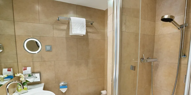 4* hotel v centru Vídně: snídaně, pobyt pro dítě do 11,9 let zdarma i jízda na vyhlídkovém kole