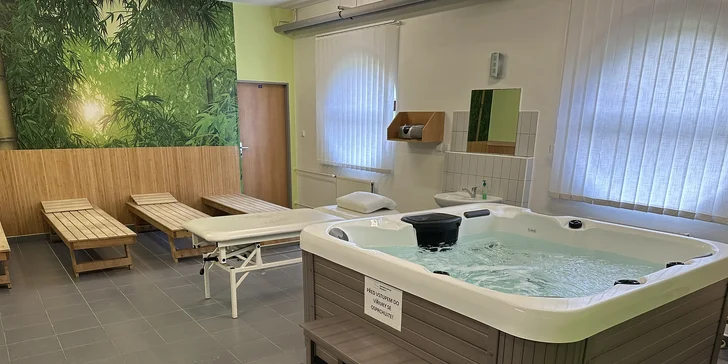 2 hod. privátní finské sauny a vířivky s láhví prosecca pro 2 osoby