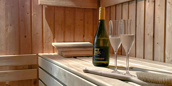 2 hod. privátní finské sauny a vířivky s láhví prosecca pro 2 osoby