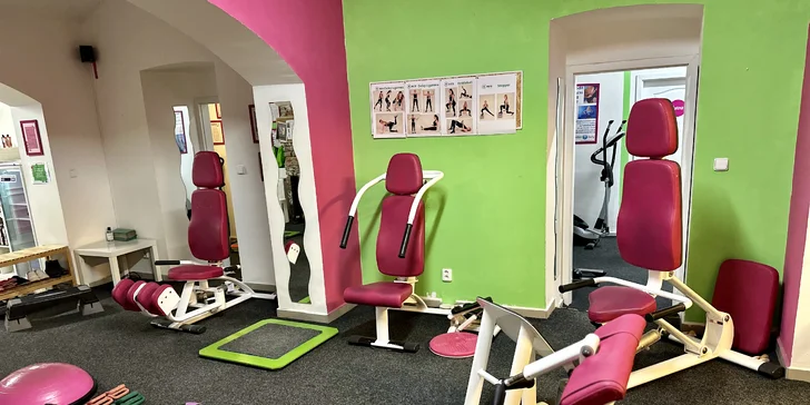 Dámské fitness AURA Fit: permanentky na 3–10 vstupů, stroje na míru ženám i revoluční BetterBelly a BetterLegs
