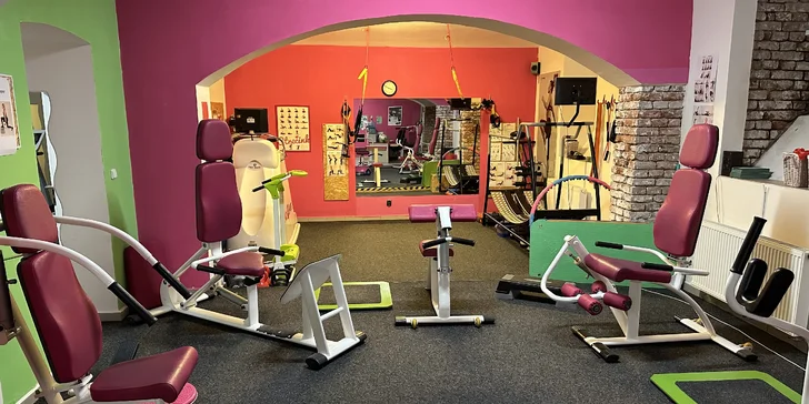 Dámské fitness AURA Fit: permanentky na 3–10 vstupů, stroje na míru ženám i revoluční BetterBelly a BetterLegs
