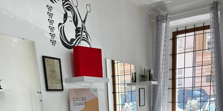 Dámský střih pro všechny délky vlasů s foukanou a závěrečným stylingem