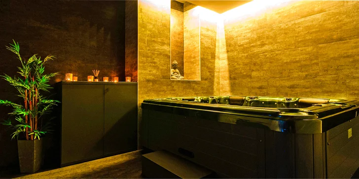 Noc v privátním wellness apartmánu pro 2 osoby: vířivka, finská sauna i sekt