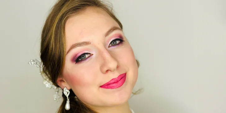 Kurz líčení s vizážistkou pro 1 nebo 2 osoby, na výběr kurz včetně balíčku s kosmetikou