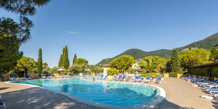 Mobilní domky u Lago di Garda: neomezeně bazén, možnost polopenze i animační program