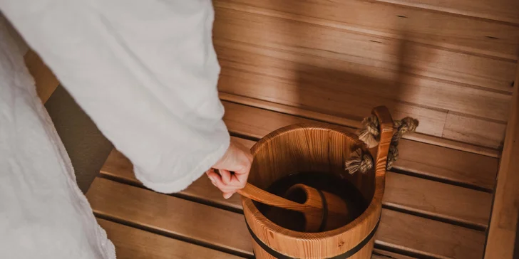 Glampingové stany s vlastní terasou v oblíbeném wellness resortu