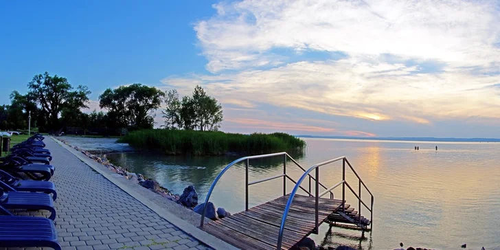 Rodinný 5* hotel u Balatonu: polopenze a neomezený vstup do 2 wellness zón, vlastní pláž
