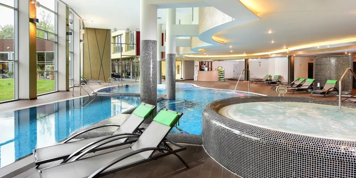 Rodinný 5* hotel u Balatonu: polopenze a neomezený vstup do 2 wellness zón, vlastní pláž