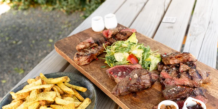 Steakové hody pro 2 osoby: masové prkno s hranolky, domácím chutney nebo burgerem
