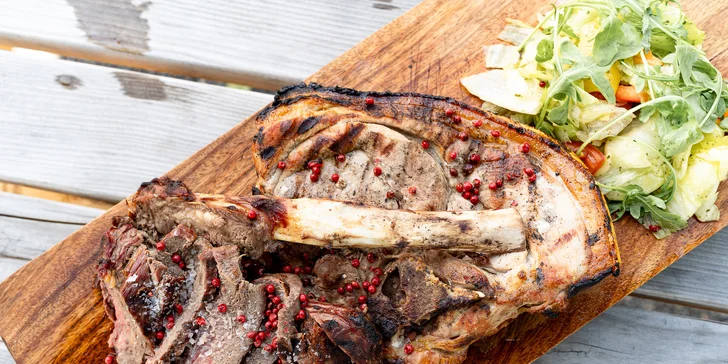 Steakové hody pro 2 osoby: masové prkno s hranolky, domácím chutney nebo burgerem
