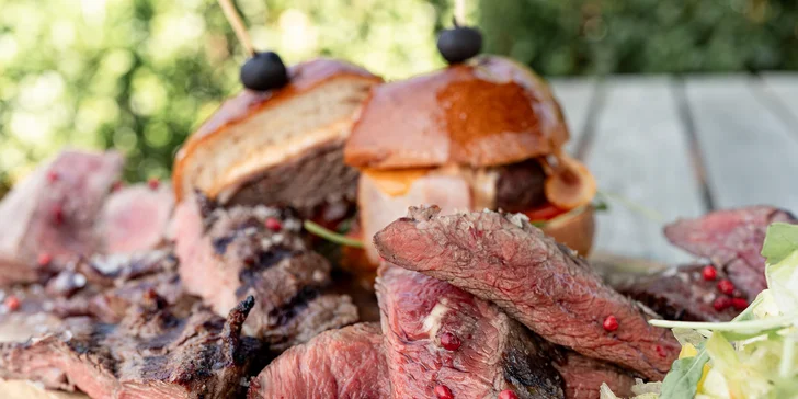 Steakové hody pro 2 osoby: masové prkno s hranolky, domácím chutney nebo burgerem