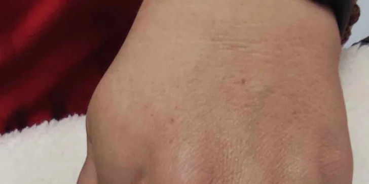 Péče o ruce: Manikúra s lakováním, gel lak či doplnění