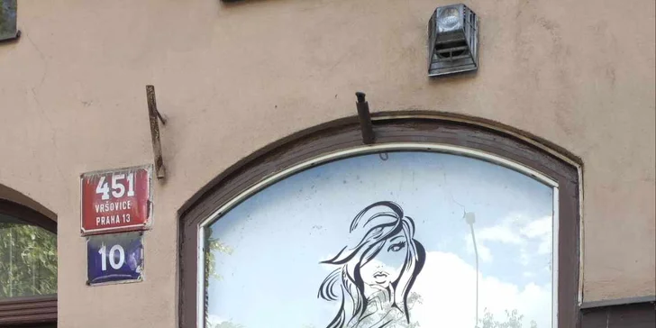 Péče o ruce: Manikúra s lakováním, gel lak či doplnění