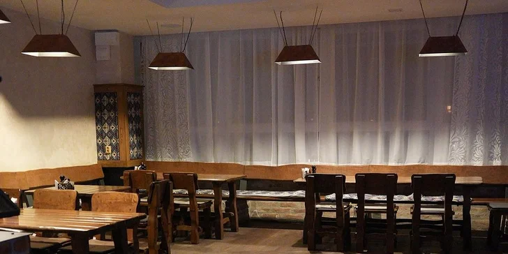 Ázerbájdžánské menu pro 2 osoby: saláty, šašlik a omáčka
