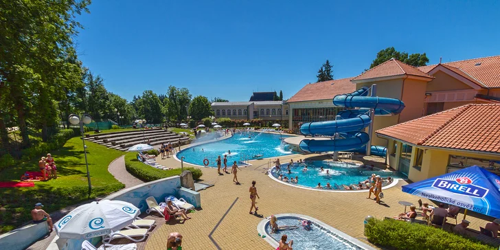 Františkovy Lázně: snídaně či polopenze, vstupy do Aquafora i procedury přímo v hotelu