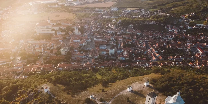 Pronájem jedné nebo čtyř elektrických koloběžek na celý den vč. nabíječky a helmy, dojezd 50 km