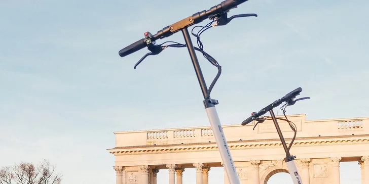 Pronájem jedné nebo čtyř elektrických koloběžek na celý den vč. nabíječky a helmy, dojezd 50 km