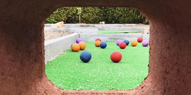 Vstup na fotbalgolf, minigolf i fotbalpool pro dva či celou rodinu na celý den