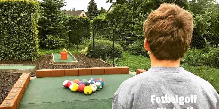 Vstup na fotbalgolf, minigolf i fotbalpool pro dva či celou rodinu na celý den