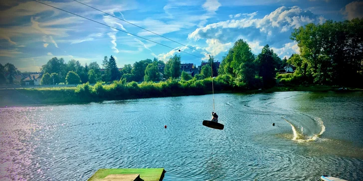 Wakeboarding na Lipně: hodina parádního adrenalinu pro 2-4 osoby
