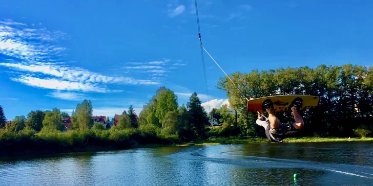 Wakeboarding na Lipně: hodina parádního adrenalinu pro 2-4 osoby
