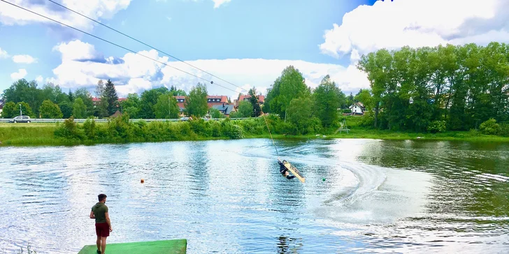 Wakeboarding na Lipně: hodina parádního adrenalinu pro 2-4 osoby