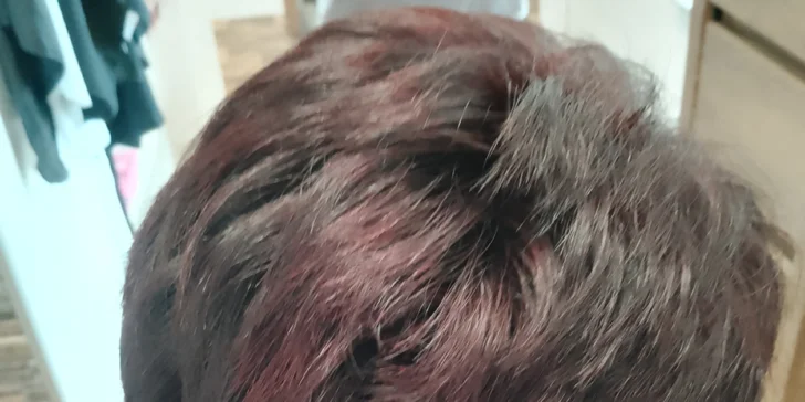 Dámský i pánský střih pro všechny délky vlasů včetně mytí, foukané a stylingu