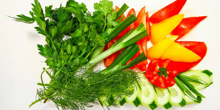 Ázerbájdžánské menu pro 2 osoby: saláty, šašlik a omáčka