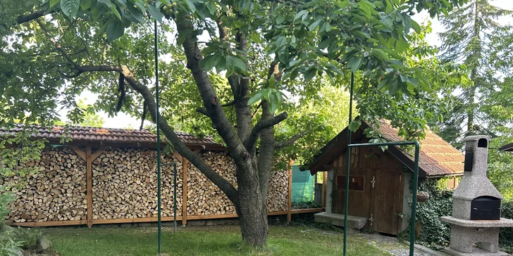 Rekreační dům až pro 10 os. pod Chřiby na Moravě: 4 ložnice, dětská herna, 2 koupelny, zahrada s grilem