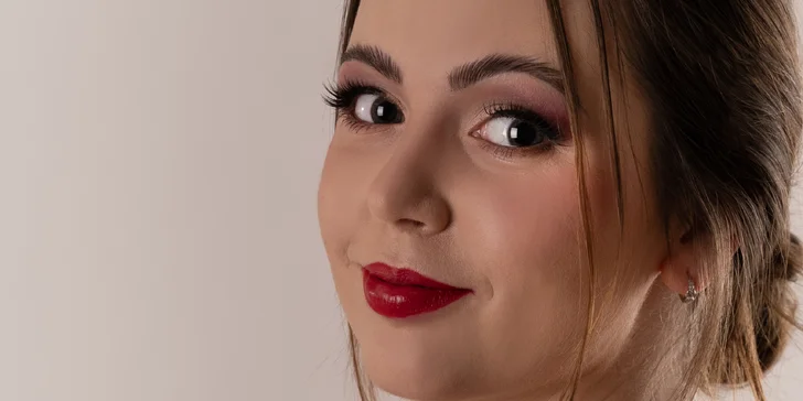 Individuální kurz denního i večerního líčení pro 1 osobu profi kosmetikou