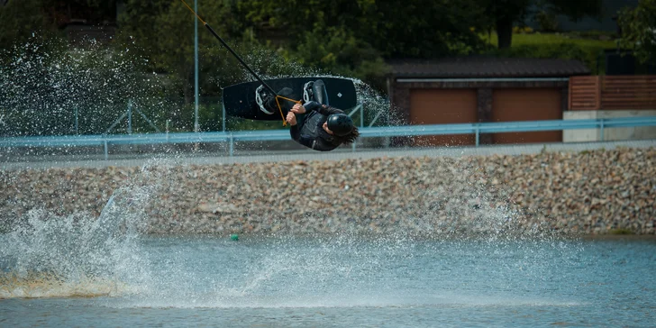 Pronájem celého vleku i půjčení wakeboardu až pro 4 osoby