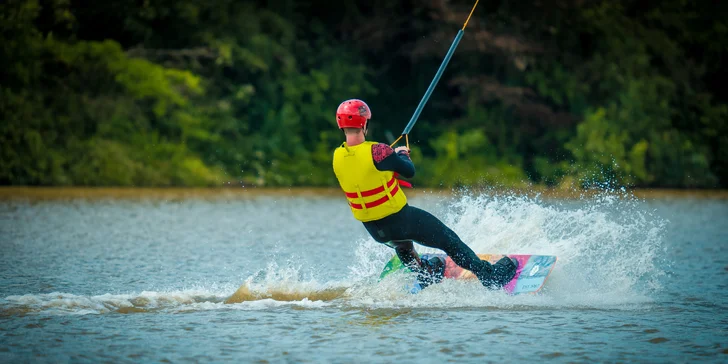 Pronájem celého vleku i půjčení wakeboardu až pro 4 osoby