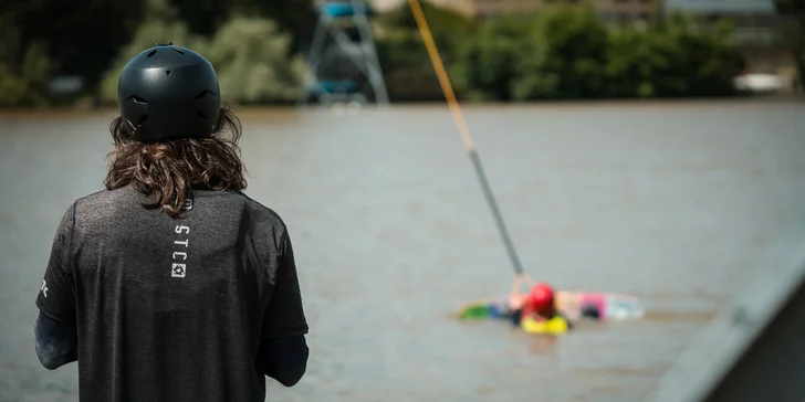 Pronájem celého vleku i půjčení wakeboardu až pro 4 osoby