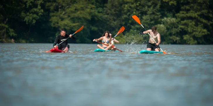 Hodina pádlování na paddleboardu pro 1 osobu na Holoubkovském rybníku