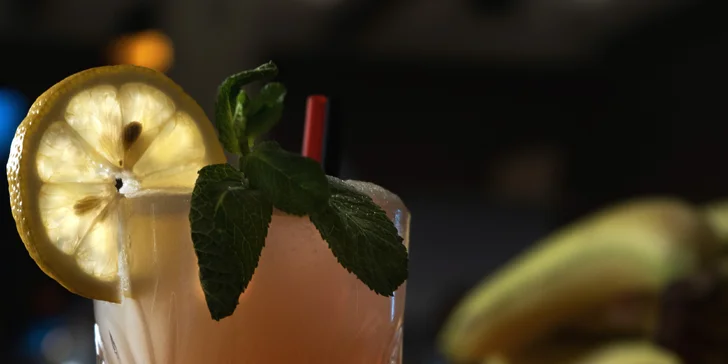 Přijďte nasát vůni exotiky: Shisha podle výběru a 2× virgin drink v orientálním lounge