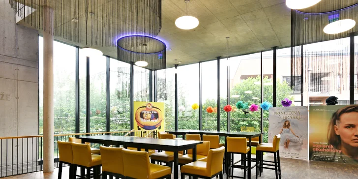 Kino nebo hodina badmintonu a brunch ve volnočasovém centru: pro 1 osobu, dvojici i rodinu