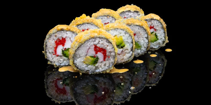 Degustační sushi set: 48 vymazlených rolek s lososem i úhořem v centru Prahy
