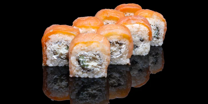 Degustační sushi set: 48 vymazlených rolek s lososem i úhořem v centru Prahy