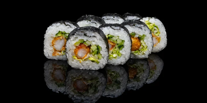 Degustační sushi set: 48 vymazlených rolek s lososem i úhořem v centru Prahy