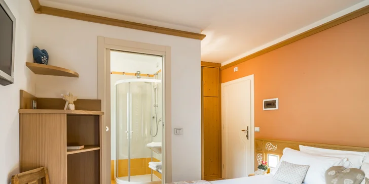 Lyžování i wellness v italských Alpách: hotel v obci Ravascletto, snídaně či polopenze i 28 km sjezdovek