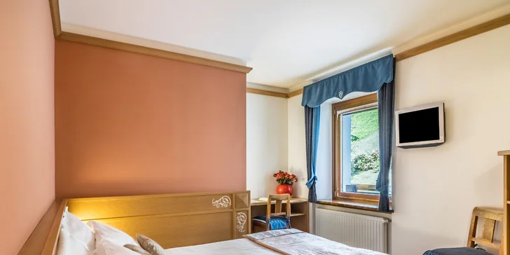 Lyžování i wellness v italských Alpách: hotel v obci Ravascletto, snídaně či polopenze i 28 km sjezdovek